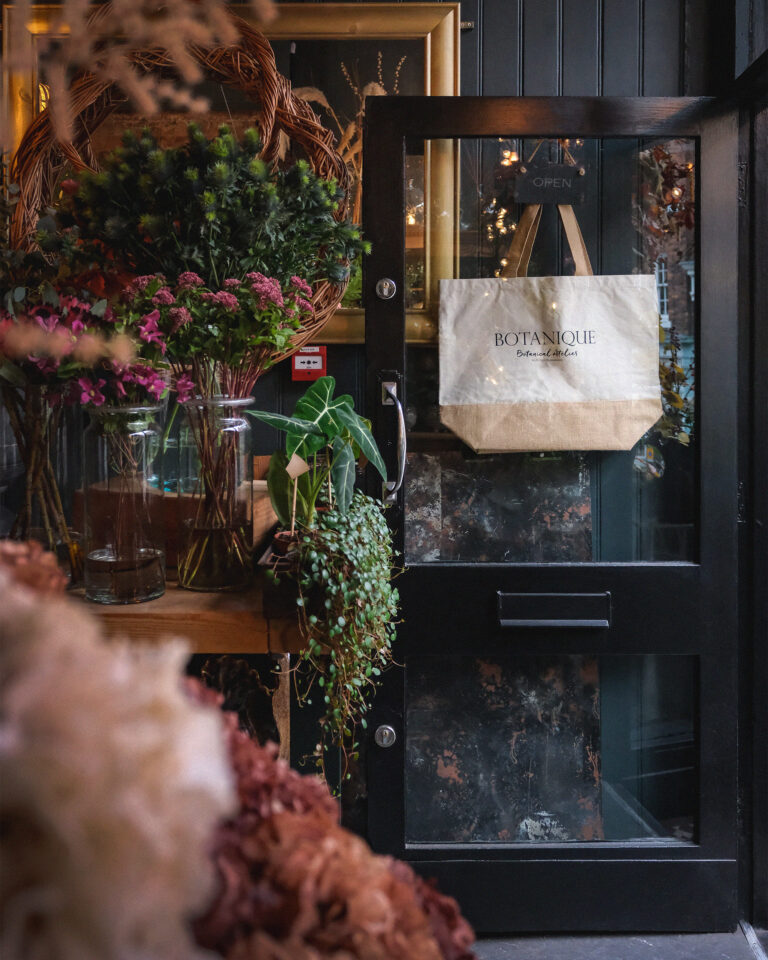 Botanique Oversized Tote Bag - Image 3